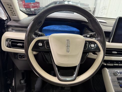 Used 2022 Lincoln Aviator Black Label AWD/4WD image 16