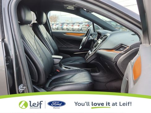 Used 2017 Lincoln MKC Select w/ Select Plus Package image 32