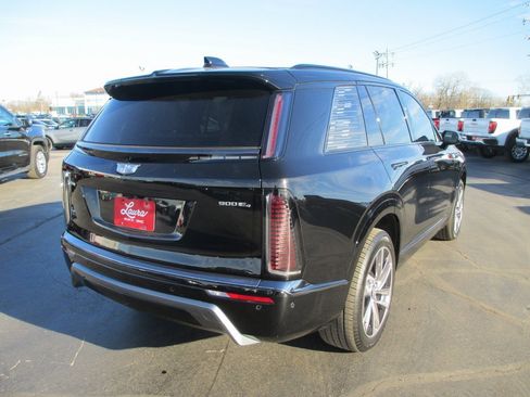 Used 2026 Cadillac Vistiq Sport w/ LPO, Floor Liner Package image 5