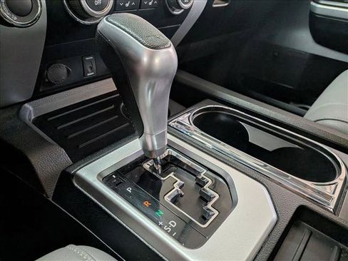 Used 2019 Toyota Tundra Limited w/ Limited Premium Package AWD/4WD image 11