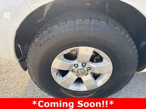 Used 2012 Nissan Frontier SV RWD image 4