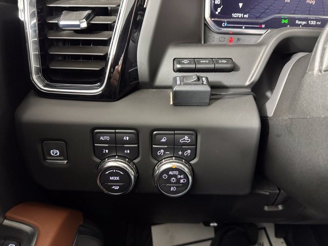 Used 2025 GMC Sierra 3500 Denali Ultimate AWD/4WD image 20