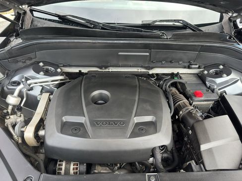 Used 2018 Volvo XC90 T6 Momentum w/ Convenience Package image 6