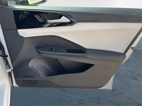 Used 2025 Volkswagen Taos S image 13