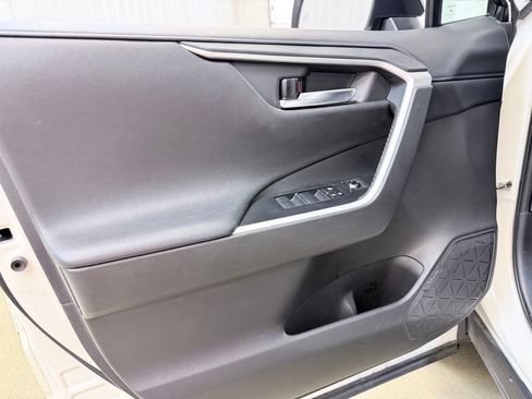 Used 2020 Toyota RAV4 XSE AWD/4WD image 9