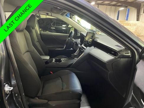 Used 2021 Toyota Venza LE AWD/4WD image 25