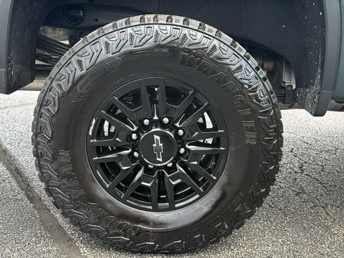 Used 2026 Chevrolet Silverado 2500 ZR2 AWD/4WD image 8