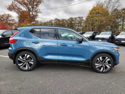 Certified 2023 Volvo XC40 B5 Plus w/ Driver Assist Package image 7