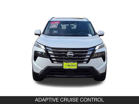 Certified 2025 Nissan Rogue SV w/ SV Premium Package FWD image 4