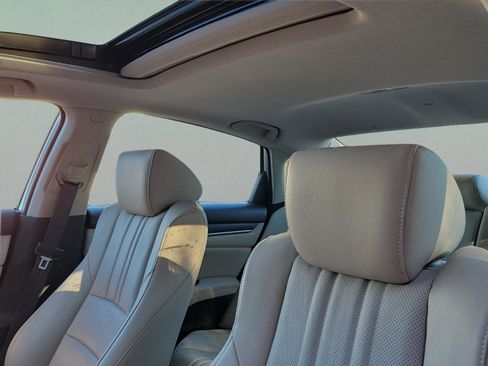 Certified 2022 Honda Accord Touring image 18