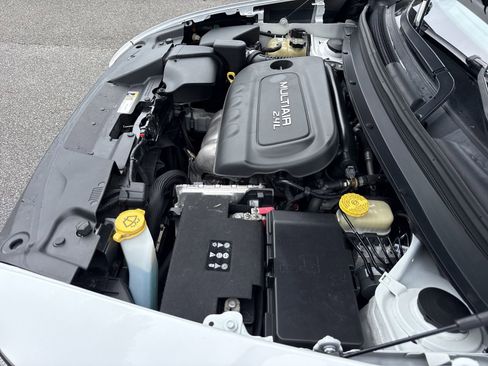 Used 2015 Jeep Cherokee Limited FWD image 33