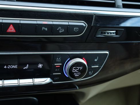 Used 2018 Audi Q7 3.0T Prestige image 24