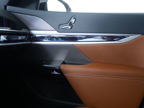 New 2026 BMW i7 xDrive60 w/ Executive Package AWD/4WD image 26