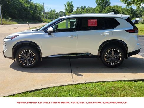 Certified 2025 Nissan Rogue Platinum w/ Tech Package AWD/4WD image 6