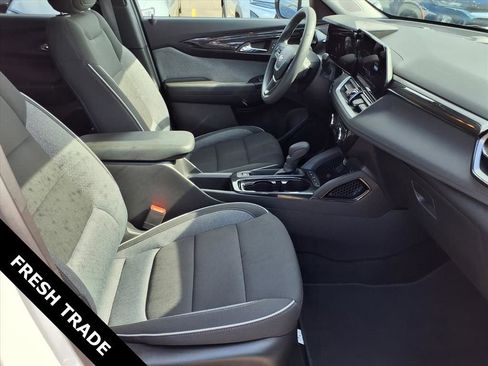 Used 2025 Chevrolet TrailBlazer LT image 27