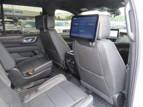 Used 2023 Chevrolet Tahoe Premier w/ Advanced Technology Package RWD image 13
