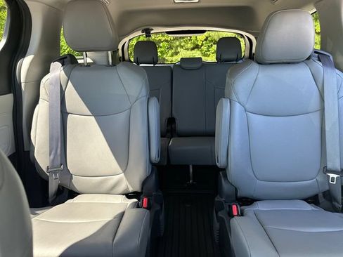 Used 2023 Toyota Sienna XLE w/ XLE Plus Package AWD/4WD image 40
