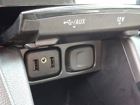 Used 2022 Buick Encore Preferred w/ Safety Package image 27