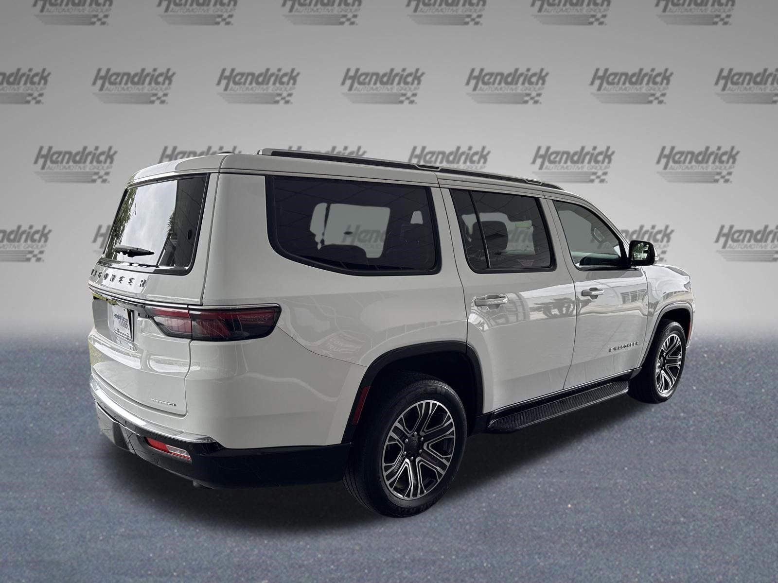 Used 2024 Jeep Wagoneer Series II AWD/4WD image 9