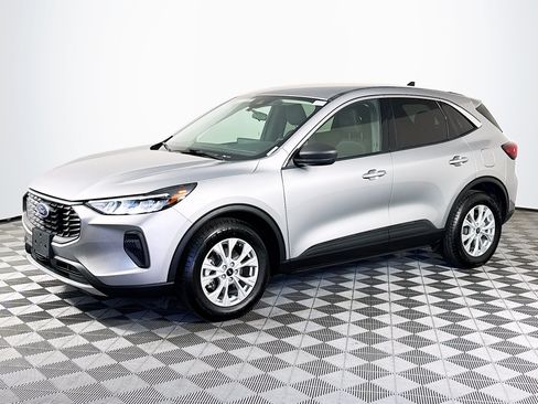 Used 2023 Ford Escape Active w/ Tech Pack #1 FWD image 4