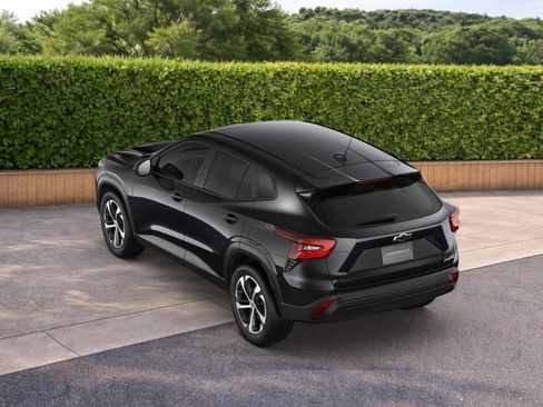 New 2026 Chevrolet Trax RS image 2