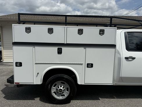 Used 2023 Chevrolet Silverado 2500 W/T w/ WT Convenience Package RWD image 2