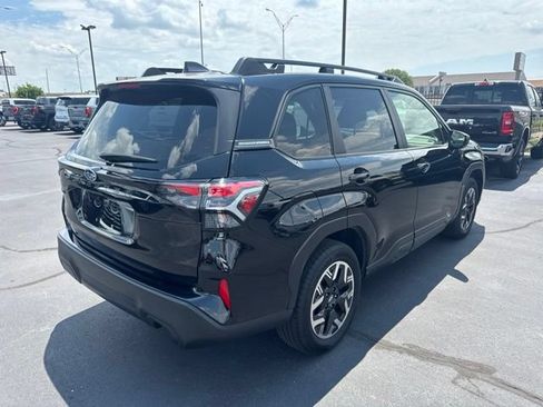 Used 2025 Subaru Forester Premium AWD/4WD image 3