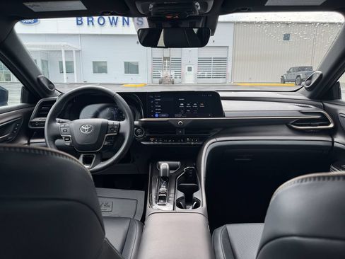 Used 2026 Toyota Crown AWD/4WD image 18