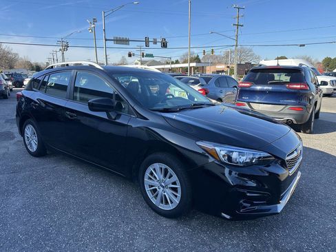 Used 2018 Subaru Impreza 2.0i Premium image 12