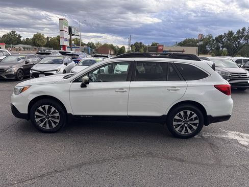 Used 2017 Subaru Outback 2.5i Limited AWD/4WD image 4