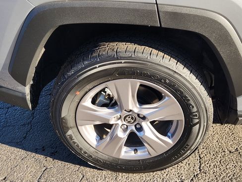 Certified 2025 Toyota RAV4 XLE image 28