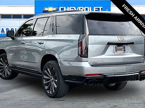 Used 2025 Cadillac Escalade V AWD/4WD image 3