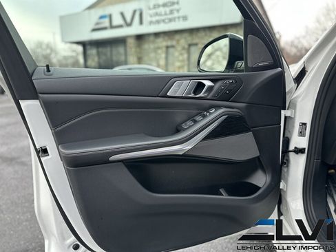 Used 2020 BMW X7 xDrive40i w/ M Sport Package image 15