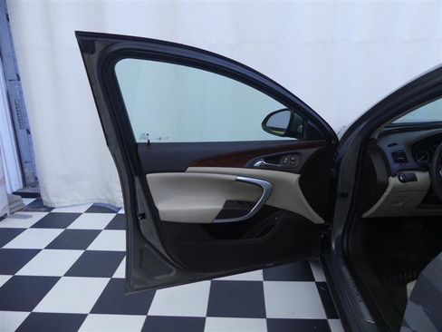 Used 2017 Buick Regal Sport Touring FWD image 23