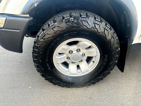 Used 1999 Toyota Tacoma 4x4 Xtracab V6 image 9