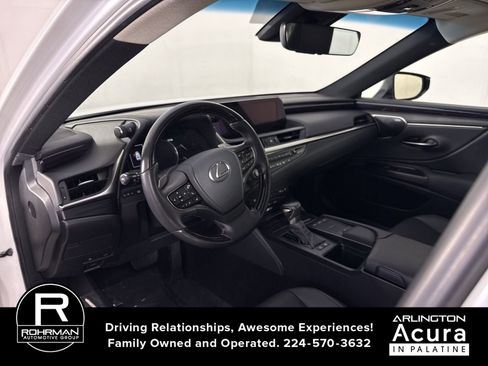 Used 2021 Lexus ES 300h w/ Premium Package image 4