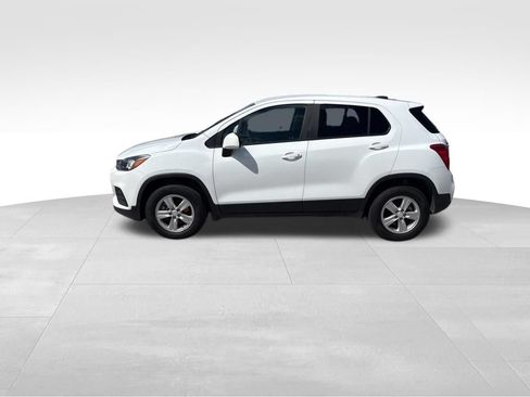 Used 2021 Chevrolet Trax LS w/ Tint and Cruise Package AWD/4WD image 3