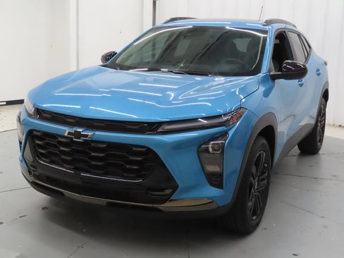 Used 2025 Chevrolet Trax ACTIV w/ Sunroof Package FWD image 8