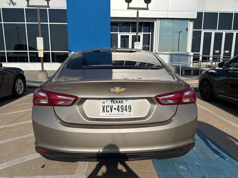 Used 2022 Chevrolet Malibu LT FWD image 6