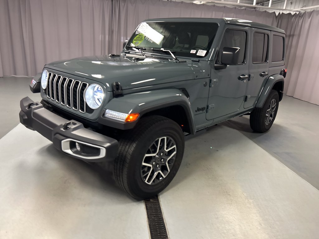 Used 2026 Jeep Wrangler Unlimited Sahara AWD/4WD image 3