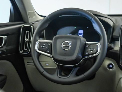 Certified 2026 Volvo XC40 B5 Plus AWD/4WD image 13