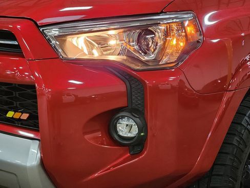 Used 2022 Toyota 4Runner TRD Off-Road Premium AWD/4WD image 14