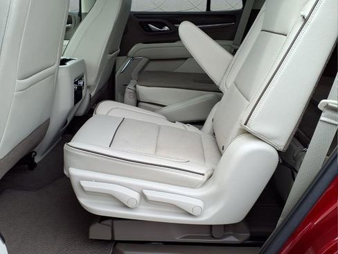 Used 2021 GMC Yukon Denali w/ Denali Premium Package image 15