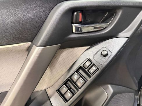 Used 2014 Subaru Forester 2.5i Touring AWD/4WD image 19