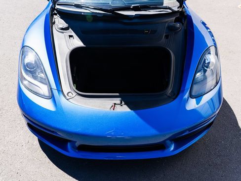 Used 2018 Porsche 718 Cayman RWD image 20