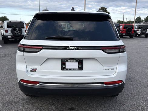 Used 2025 Jeep Grand Cherokee Limited AWD/4WD image 5