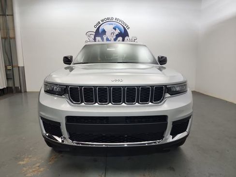 New 2025 Jeep Grand Cherokee L Laredo w/ Luxury Tech Group I image 12