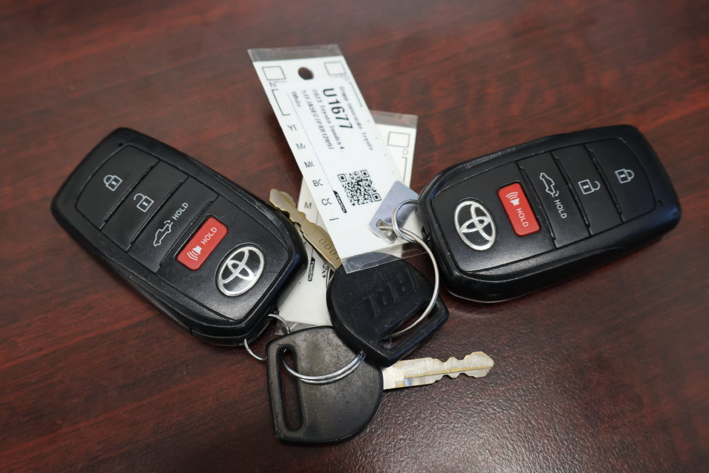 Used 2023 Toyota Tundra Limited AWD/4WD image 32