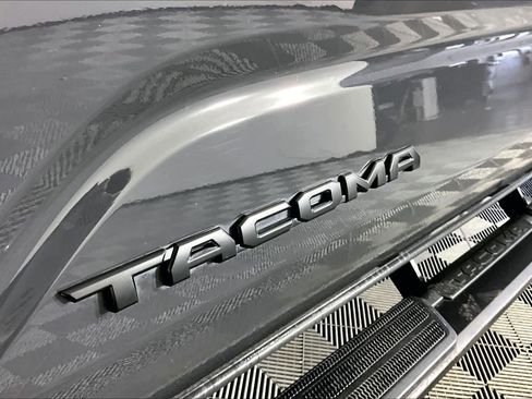 Used 2024 Toyota Tacoma TRD Sport image 28
