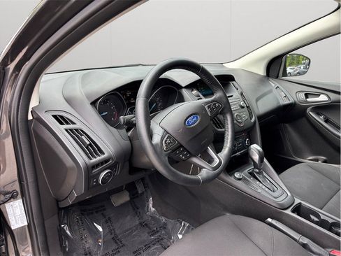 Used 2015 Ford Focus SE w/ SE Sport Package FWD image 6